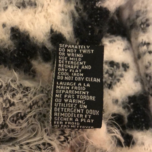 Cliche Couture Cropped Small/Medium Sweater - Picture 8 of 13